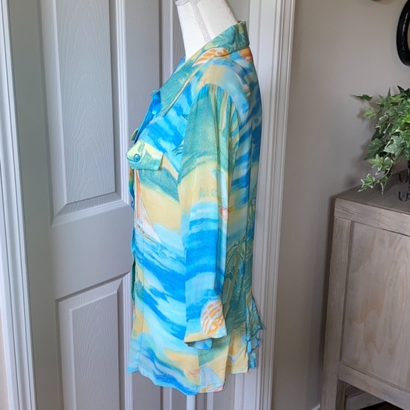 SeaSuns Watercolor Beach Print Blouse - Picture 2 of 9